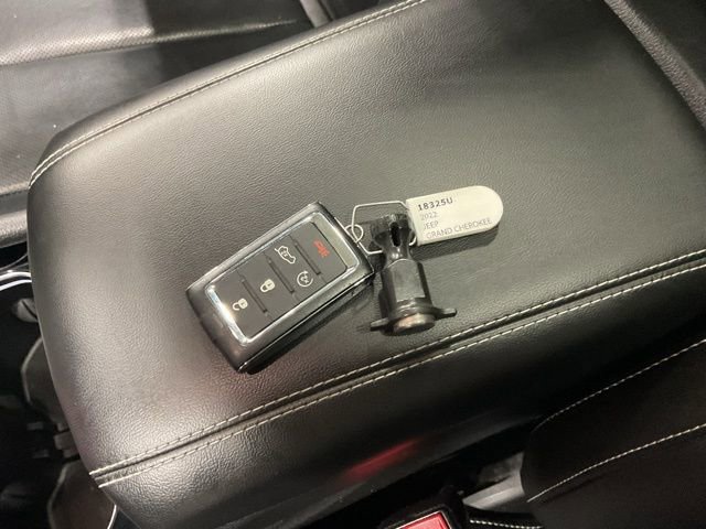 Used 2022 Jeep Grand Cherokee Limited 4xe w/ Luxury Tech Group II image 22