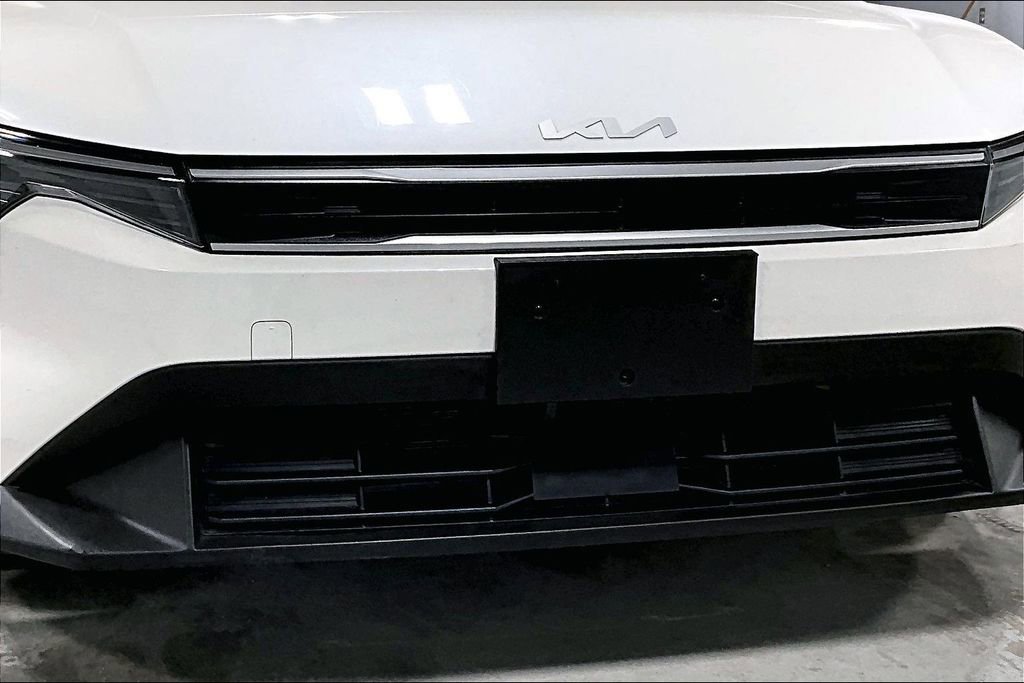 Used 2025 Kia K4 LXS image 36