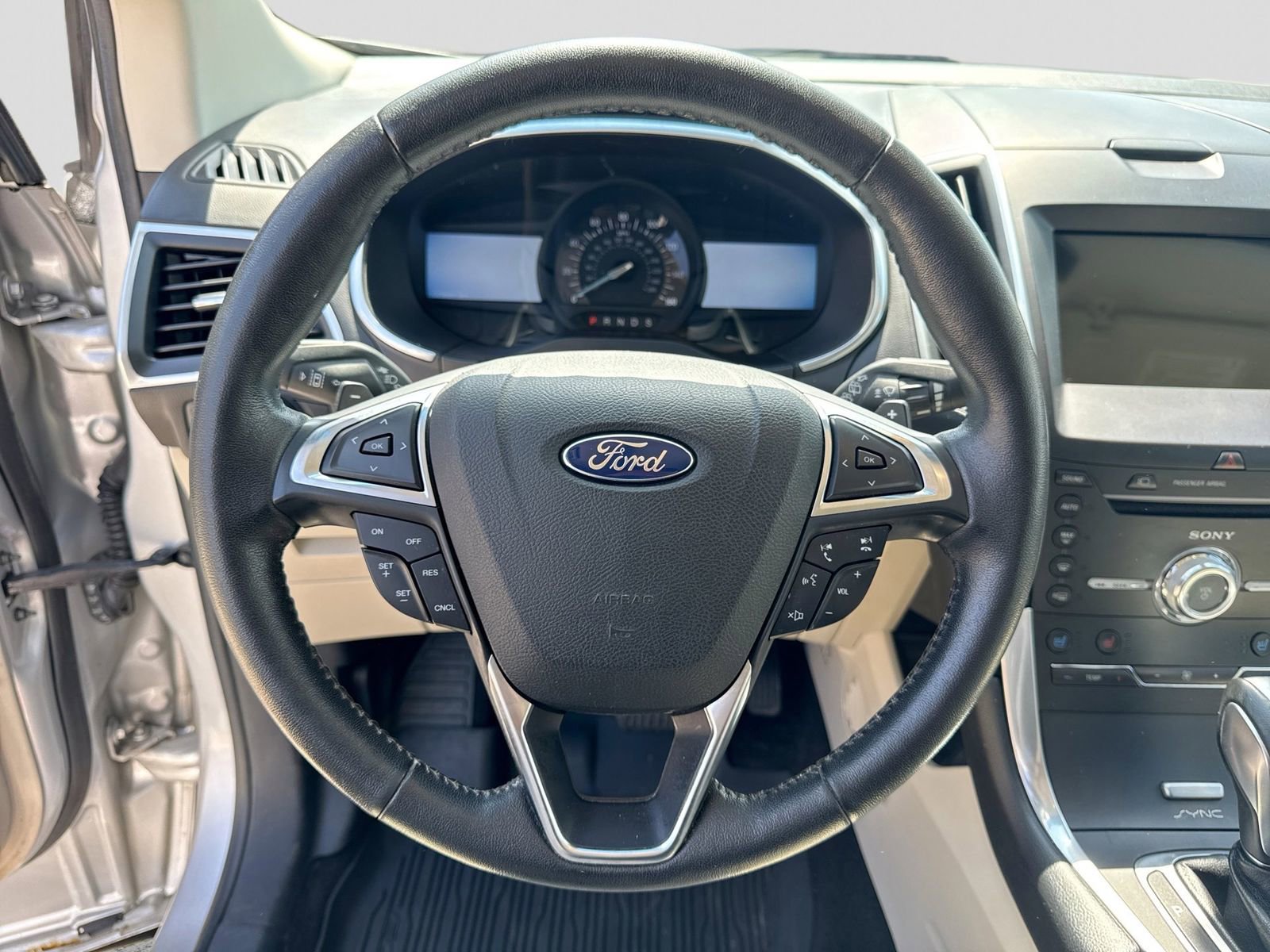 Used 2017 Ford Edge Titanium w/ Equipment Group 302A AWD/4WD image 28