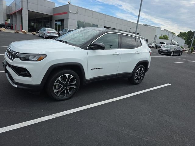 Used 2024 Jeep Compass Limited AWD/4WD image 14