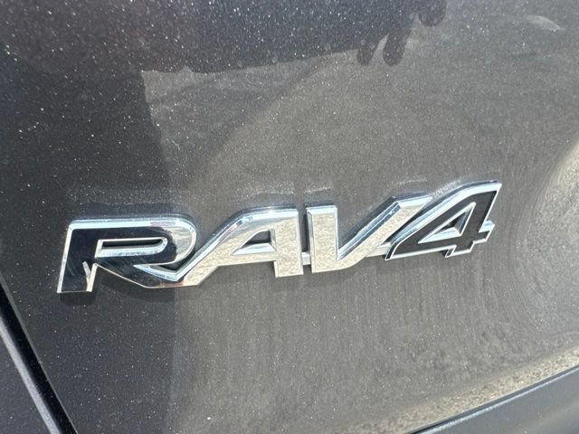 Used 2023 Toyota RAV4 LE AWD/4WD image 9