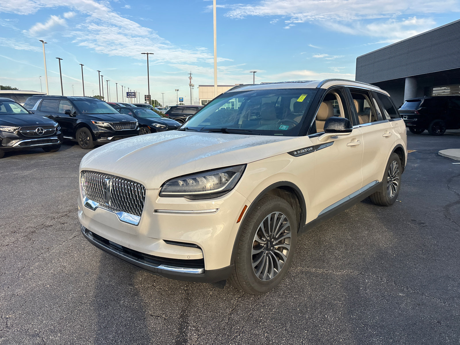 Certified 2024 Lincoln Aviator AWD w/ Premium Package image 3
