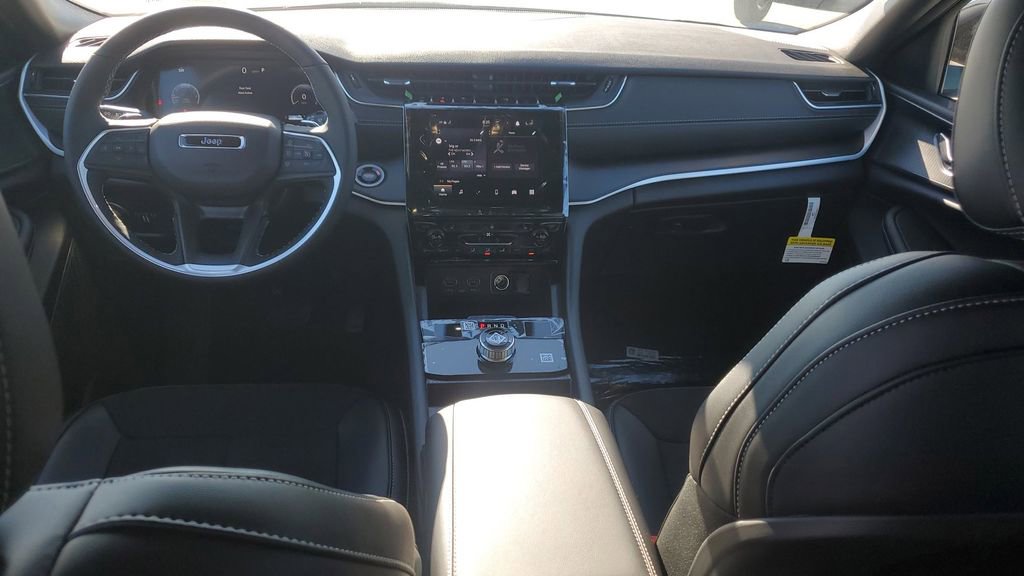 New 2025 Jeep Grand Cherokee L Altitude image 11