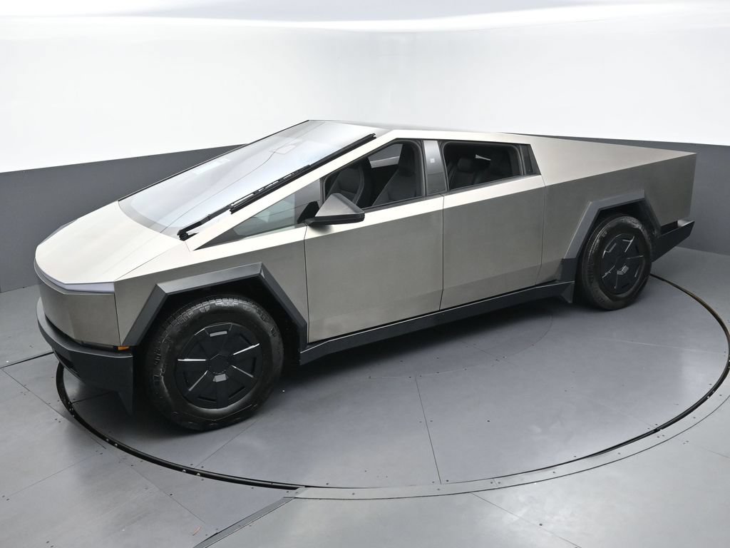 Used 2024 Tesla Cybertruck AWD Crew Cab image 38