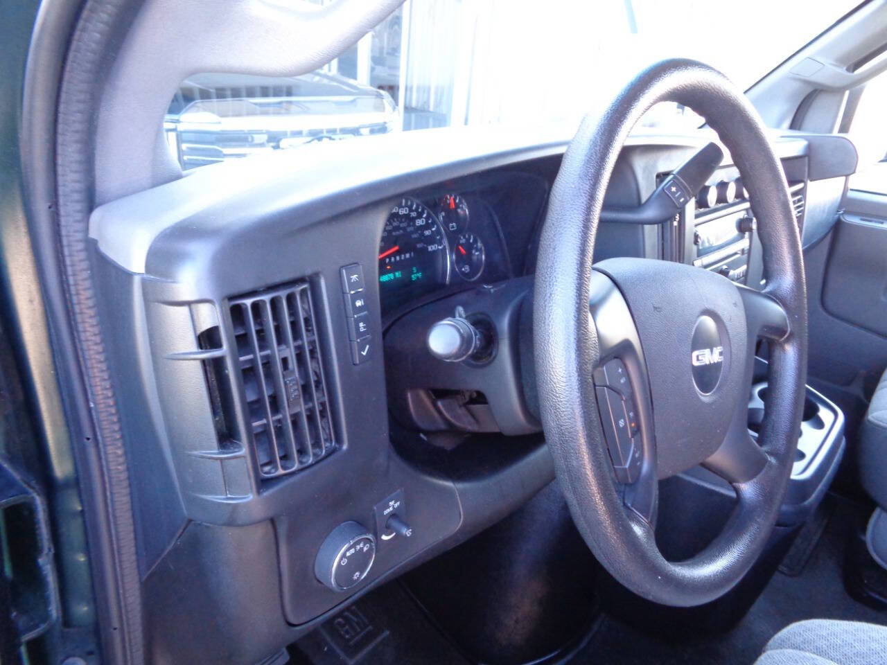 Used 2016 GMC Savana 3500 LT w/ LT Preferred Equipment Group RWD image 27