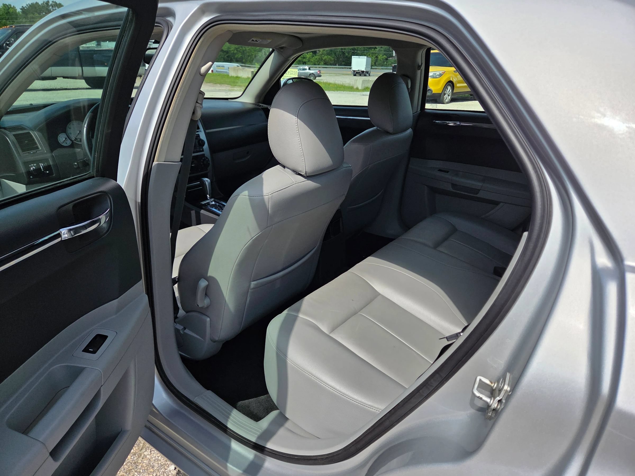 Used 2007 Chrysler 300 Touring w/ Comfort/Convenience Group RWD image 15