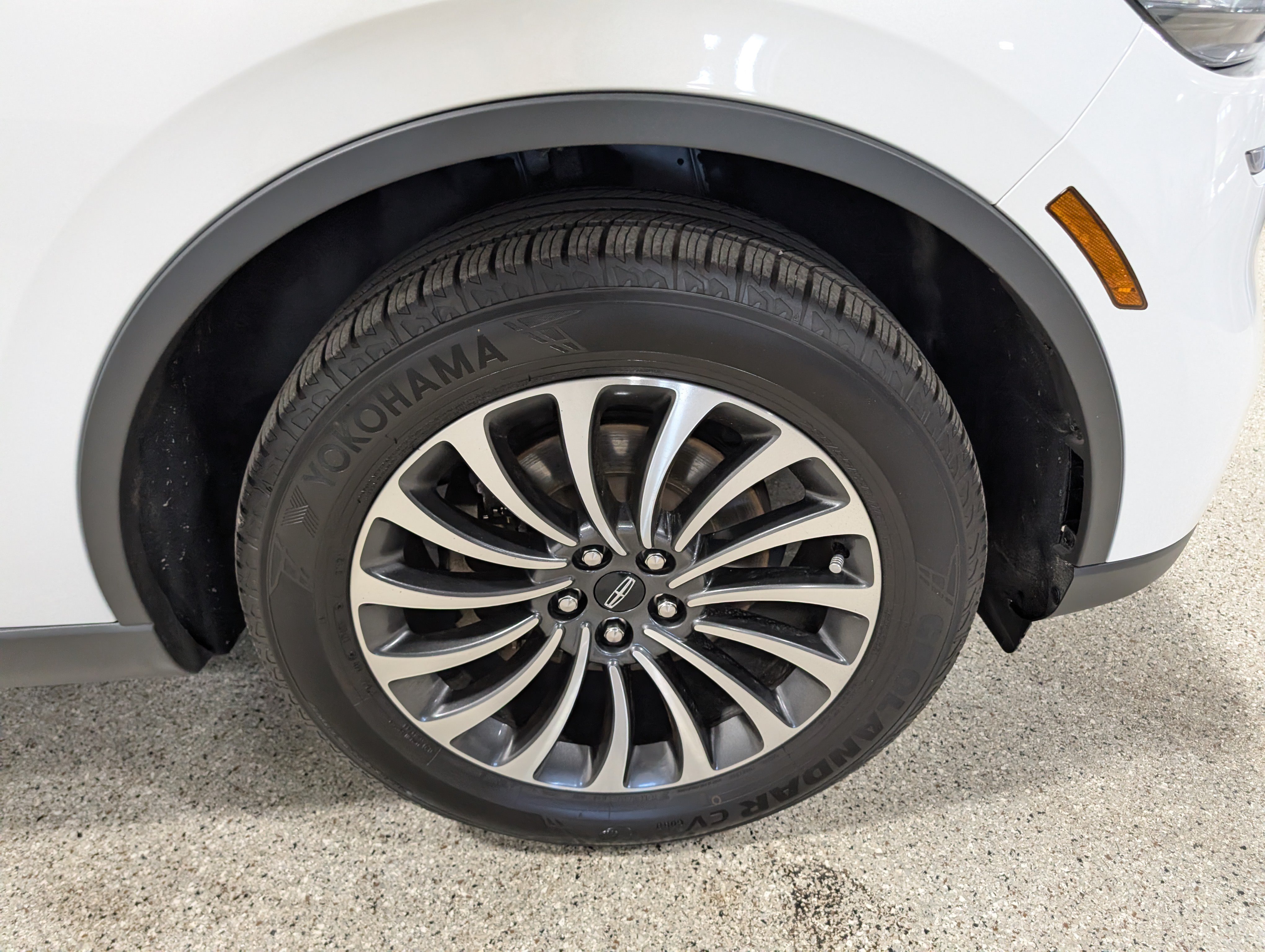 Used 2022 Lincoln Aviator Reserve w/ Elements Package Plus AWD/4WD image 12
