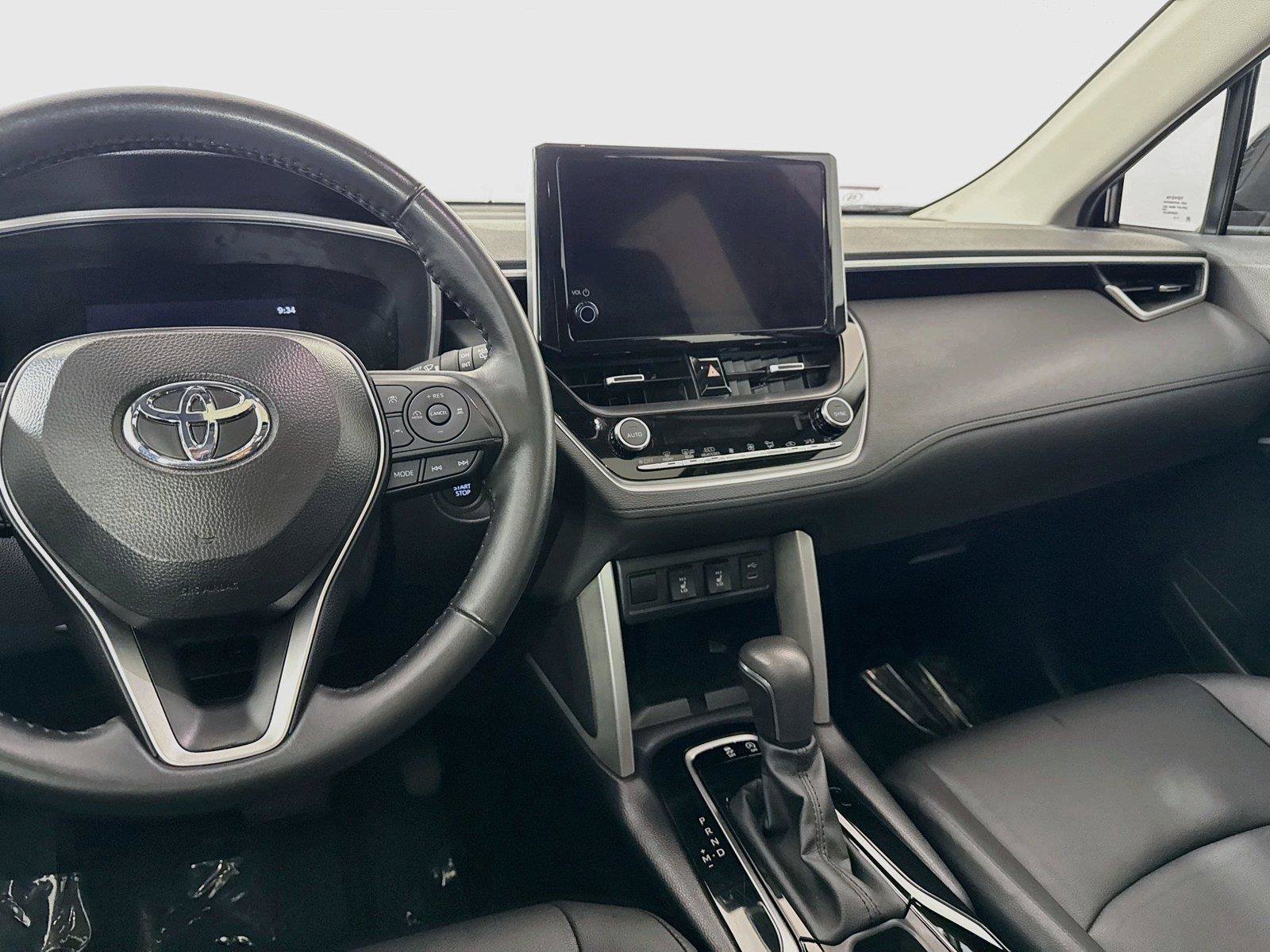 Certified 2025 Toyota Corolla Cross XLE w/ Convenience Package AWD/4WD image 33
