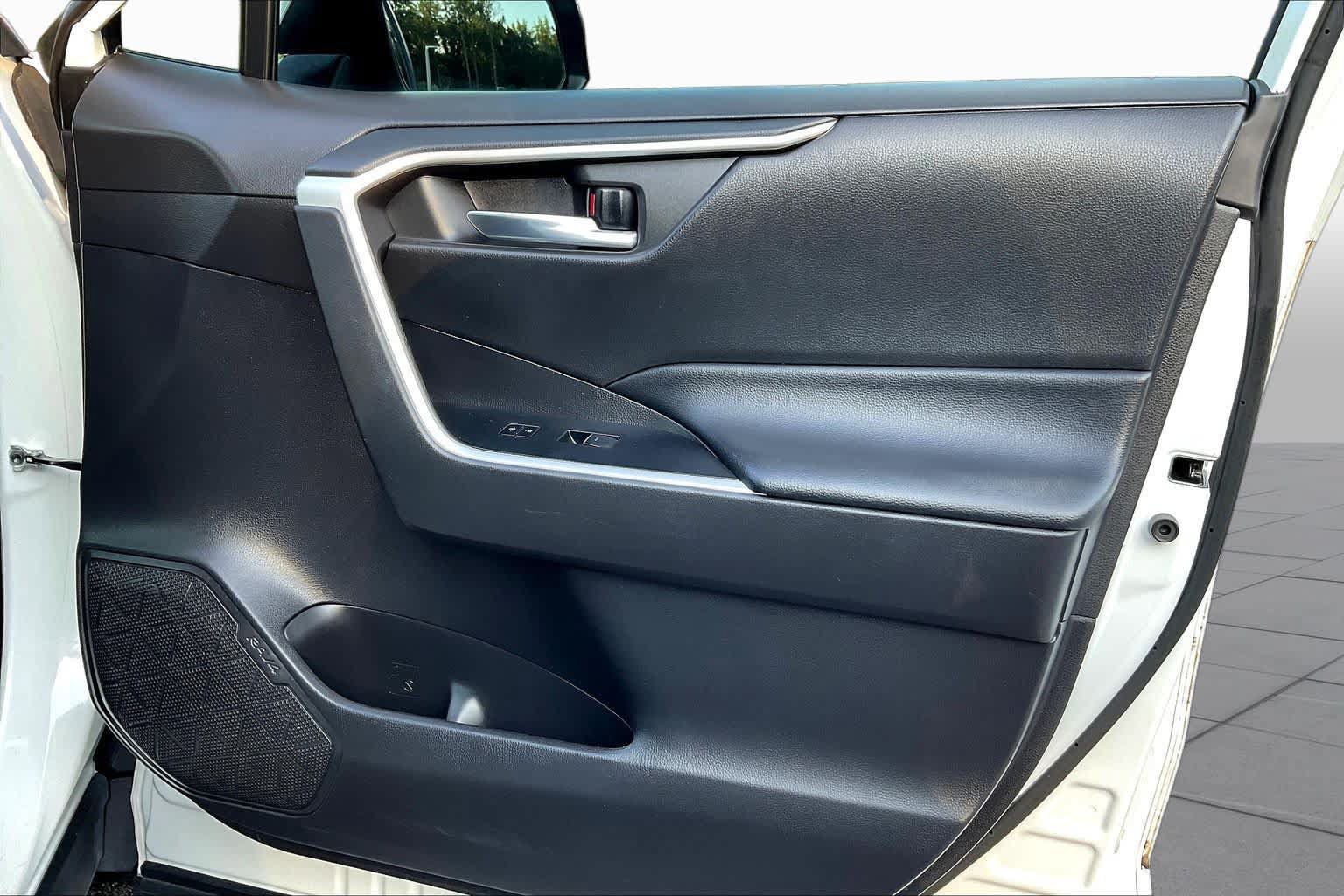 Used 2022 Toyota RAV4 XLE Premium FWD image 23