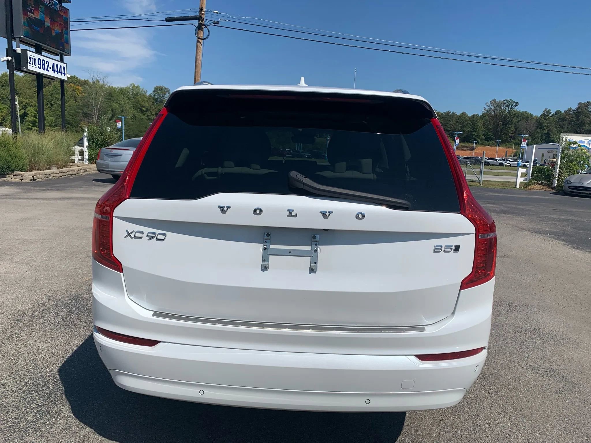 Used 2023 Volvo XC90 B5 Core w/ Protection Package Premier image 5