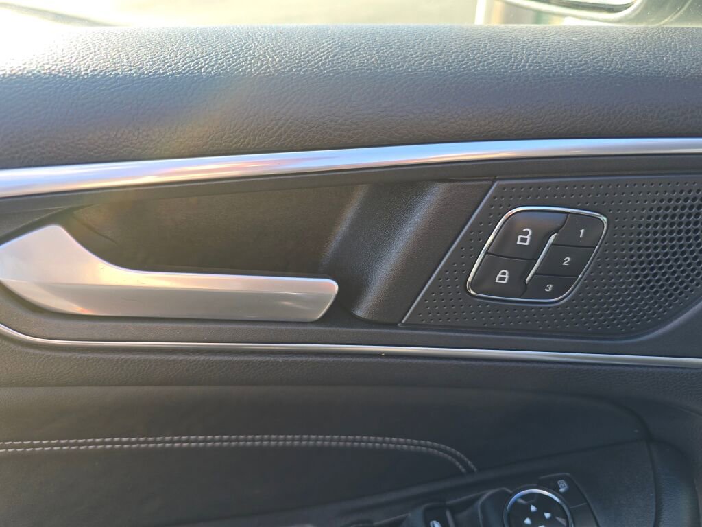 Used 2022 Ford Edge Titanium image 21