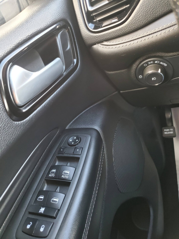 Used 2022 Dodge Durango SXT w/ Blacktop Package image 12