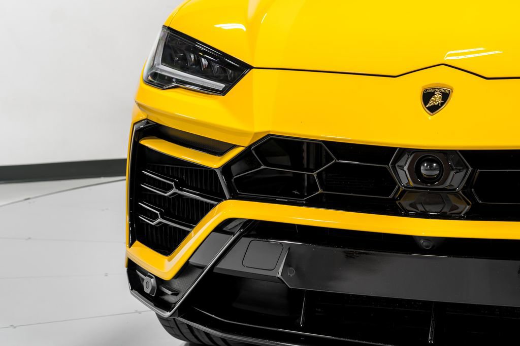 Used 2022 Lamborghini Urus AWD/4WD image 44