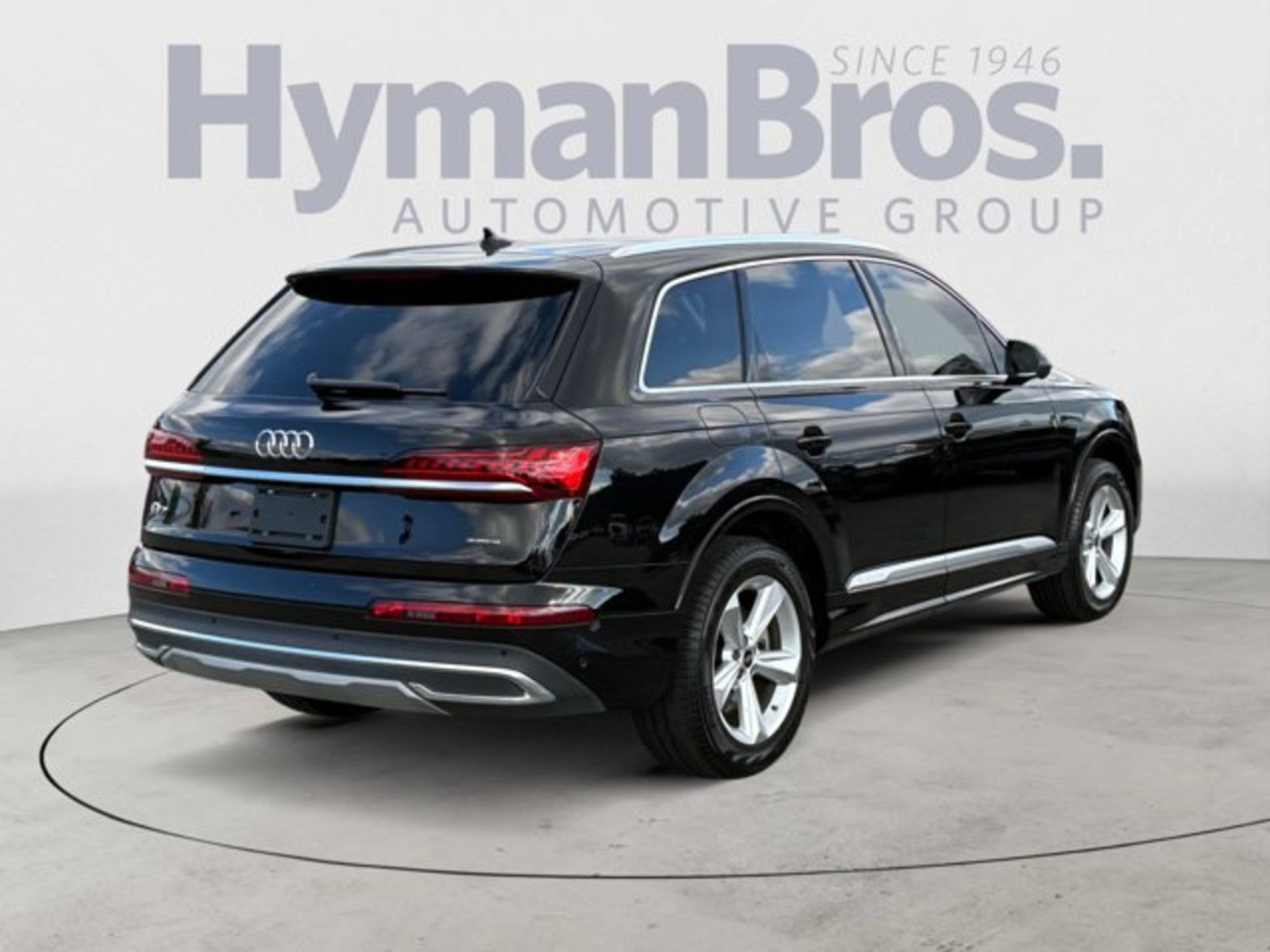 Used 2023 Audi Q7 2.0T Premium w/ Convenience Package AWD/4WD image 3