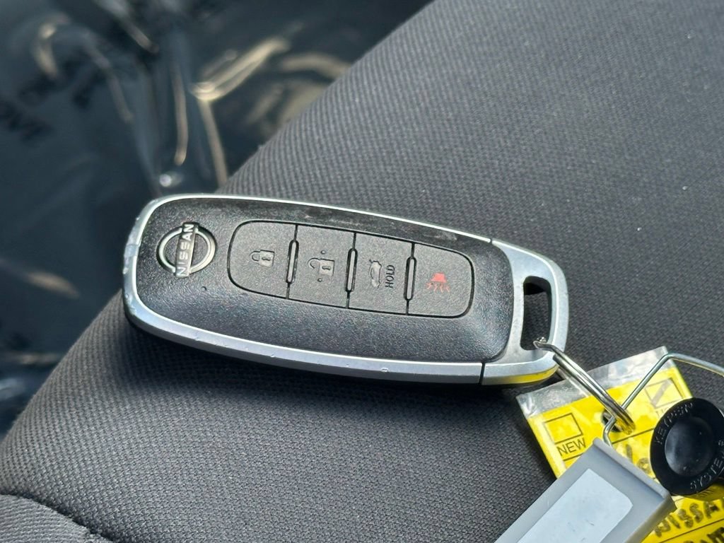 Used 2025 Nissan Sentra SV FWD image 31