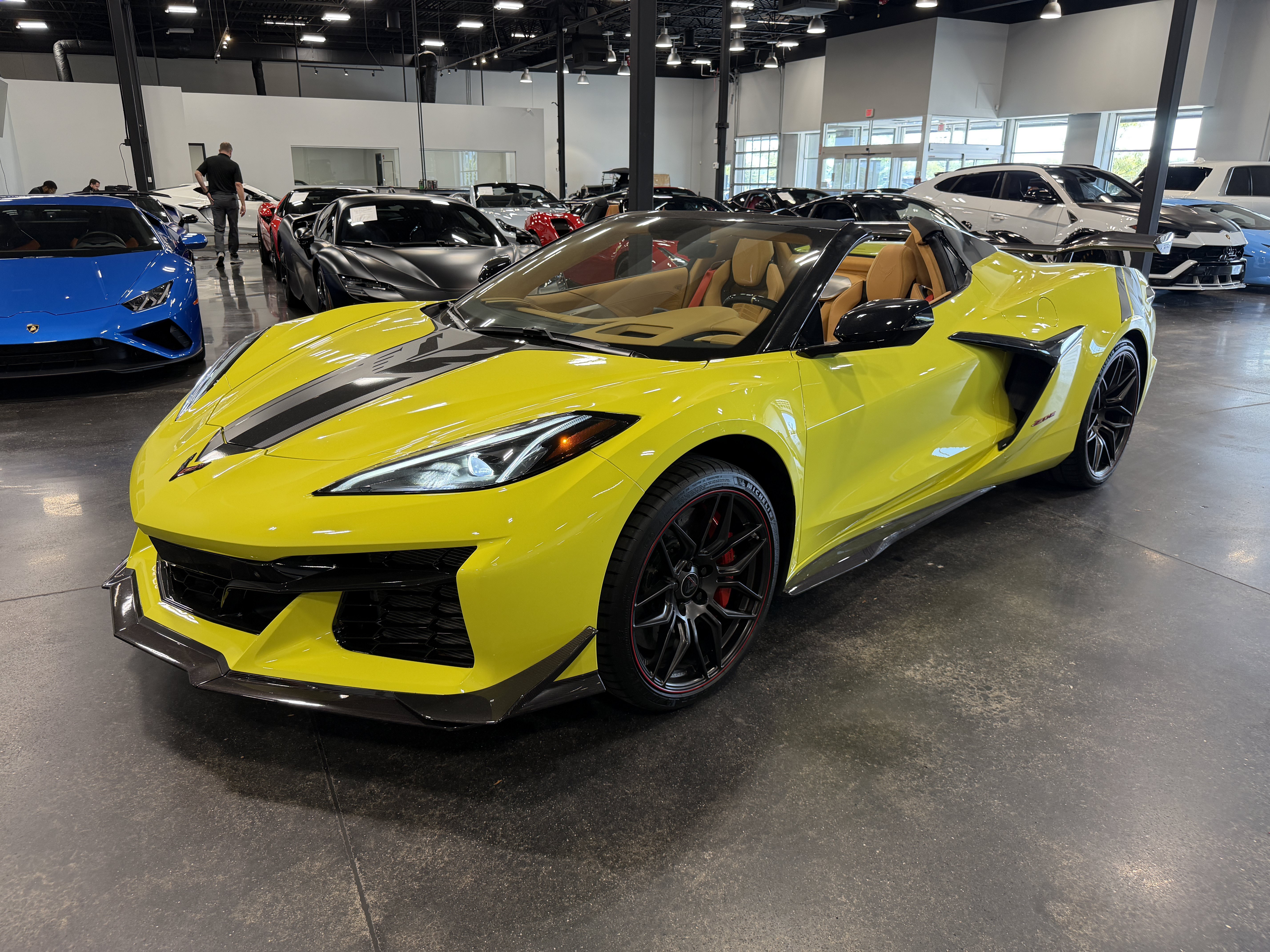 Used 2023 Chevrolet Corvette Z06 w/ Z07 Performance Package RWD image 3