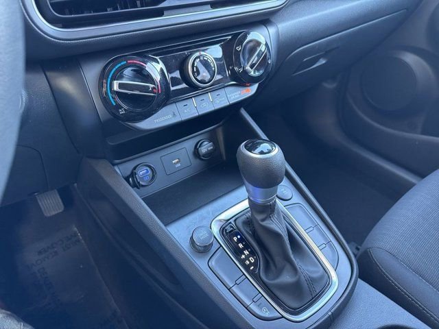Used 2022 Hyundai Kona SEL image 18