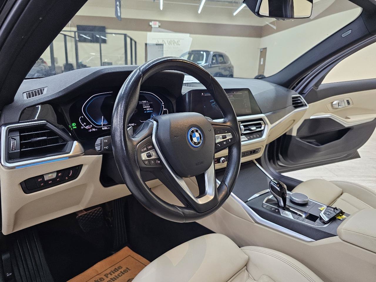 Used 2022 BMW 330e RWD image 18