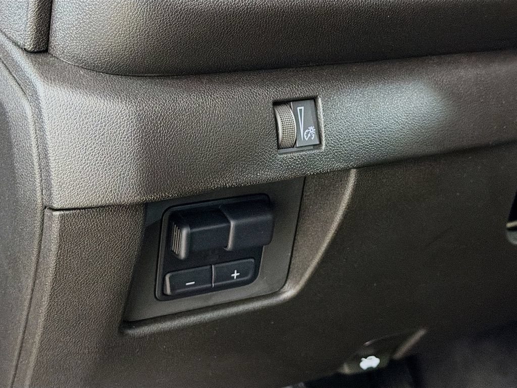 Used 2025 Chevrolet Colorado Trail Boss AWD/4WD image 11