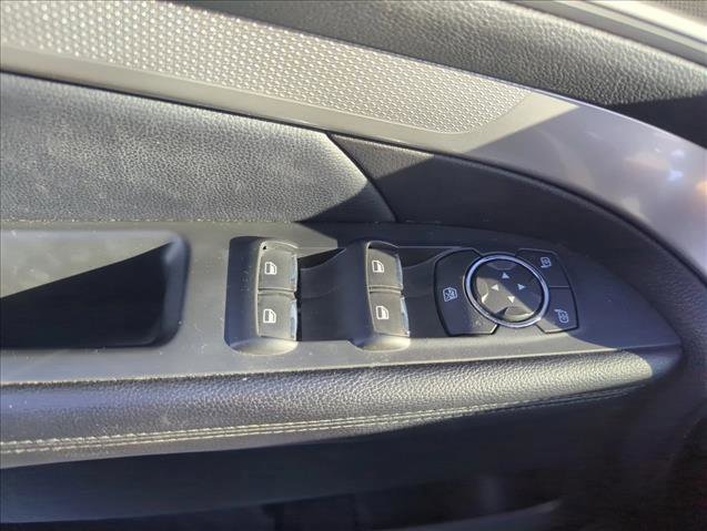 Used 2017 Ford Explorer XLT image 26