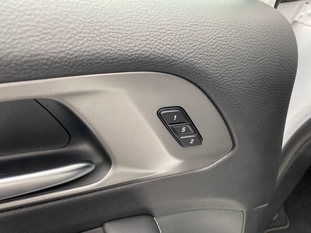 Used 2025 Chrysler Pacifica Select FWD image 17
