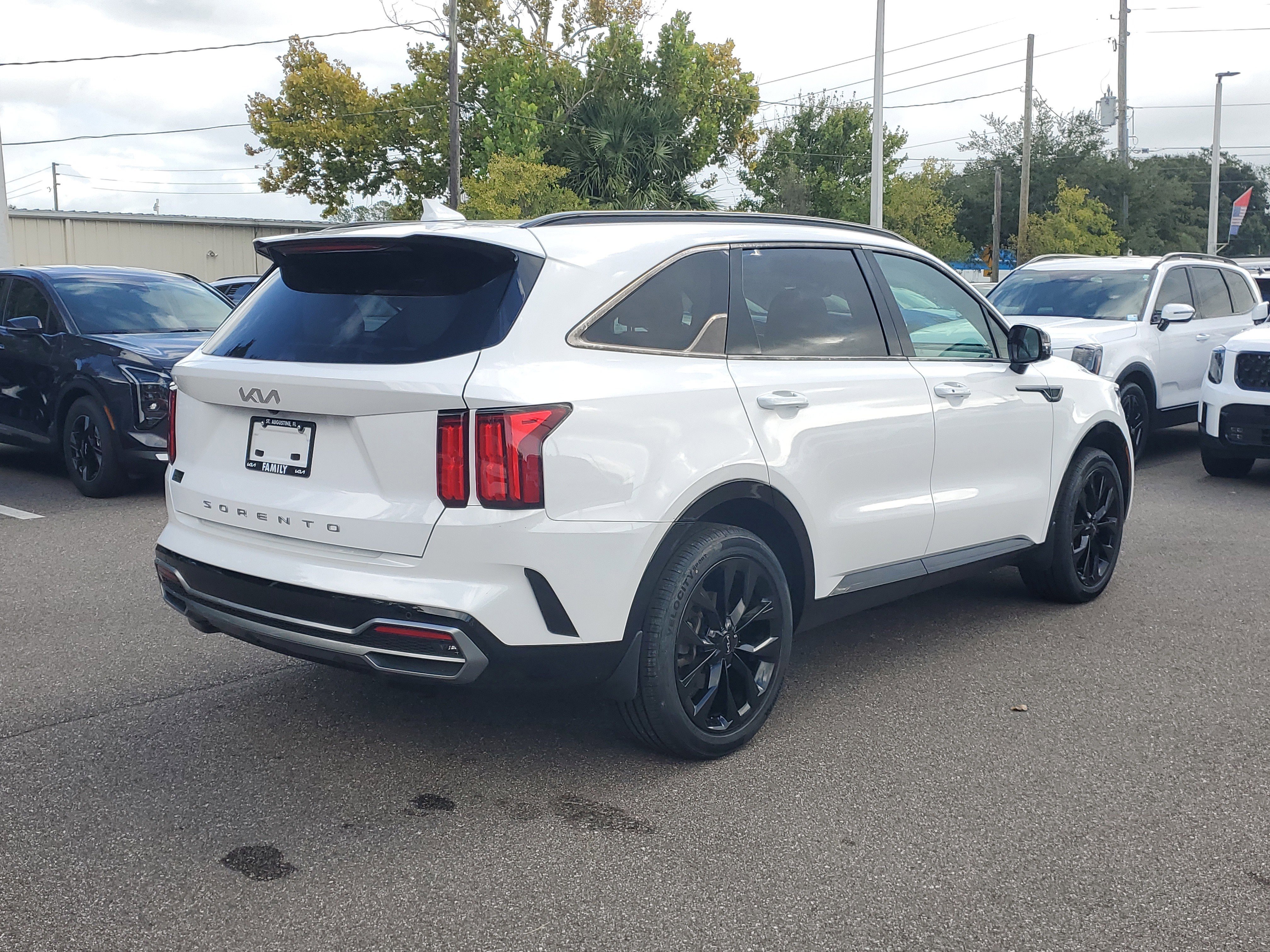 Certified 2022 Kia Sorento SX image 6