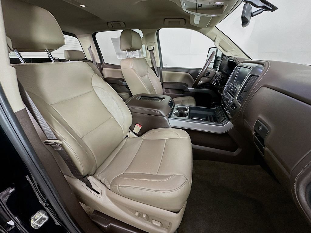 Used 2018 Chevrolet Silverado 3500 LTZ w/ Duramax Plus Package image 34