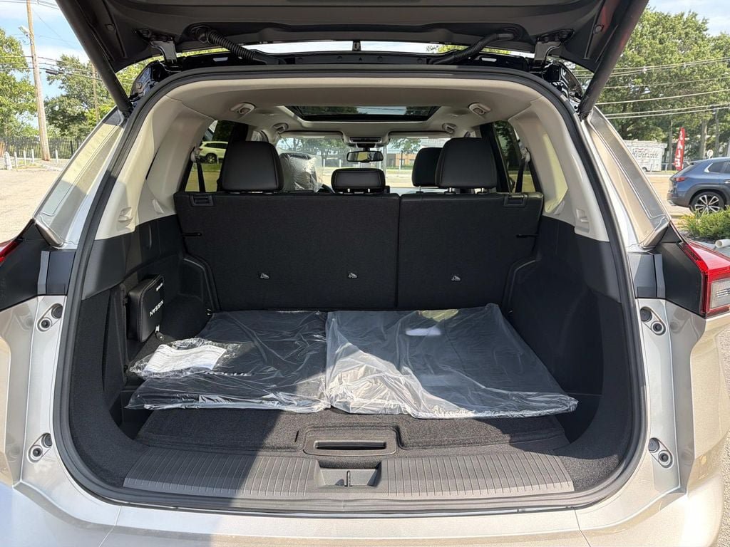 New 2026 Nissan Rogue Platinum AWD/4WD image 4