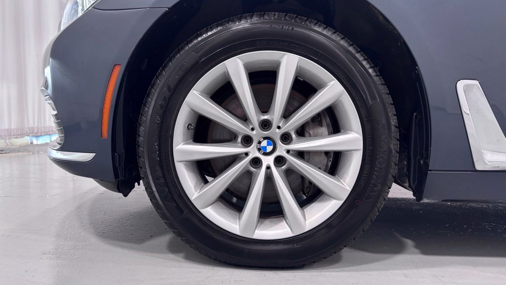 Used 2018 BMW 740i xDrive AWD/4WD image 30