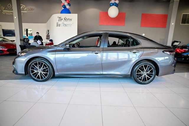Used 2024 Toyota Camry SE FWD image 8