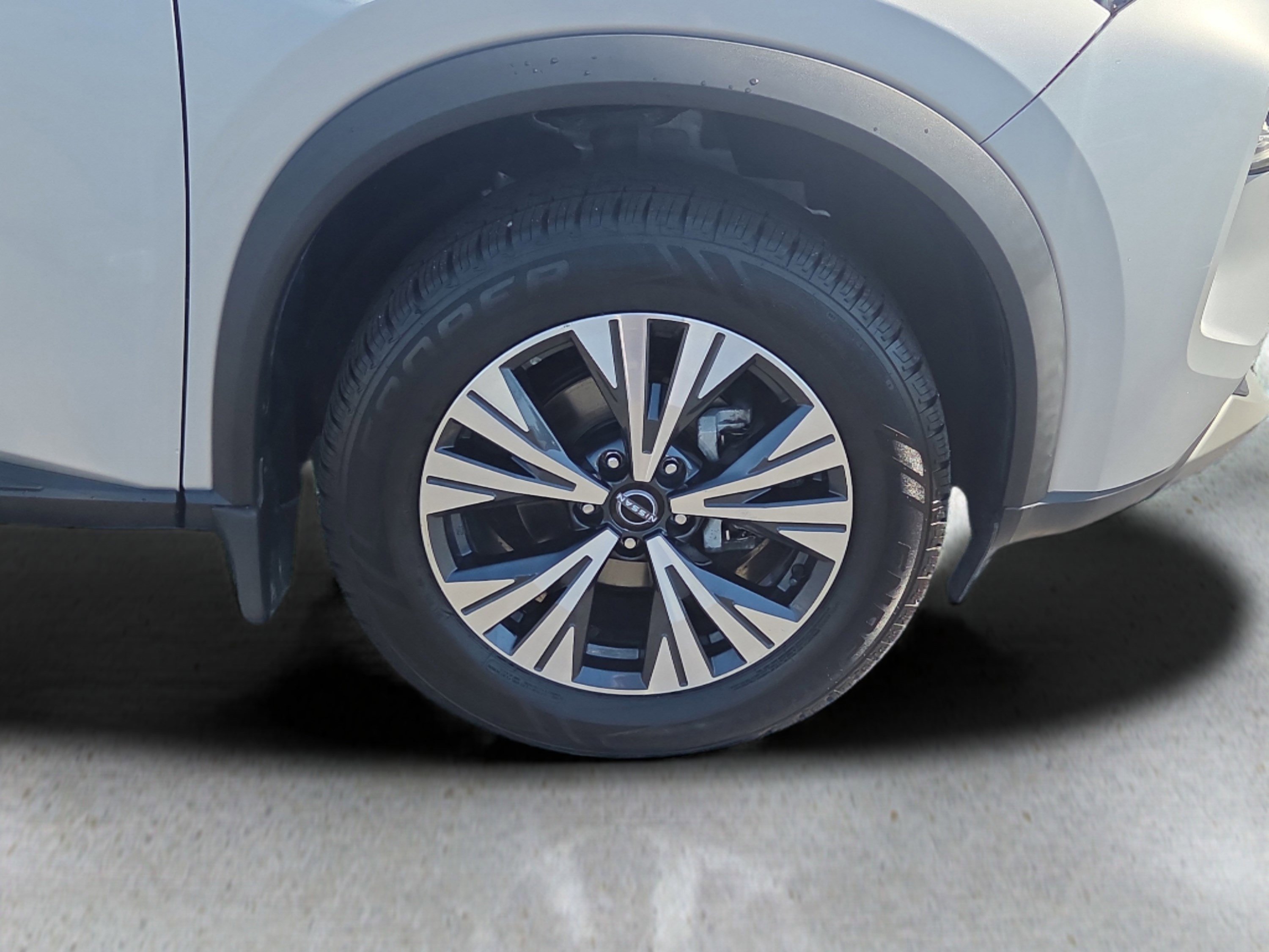 Certified 2022 Nissan Rogue SV image 4
