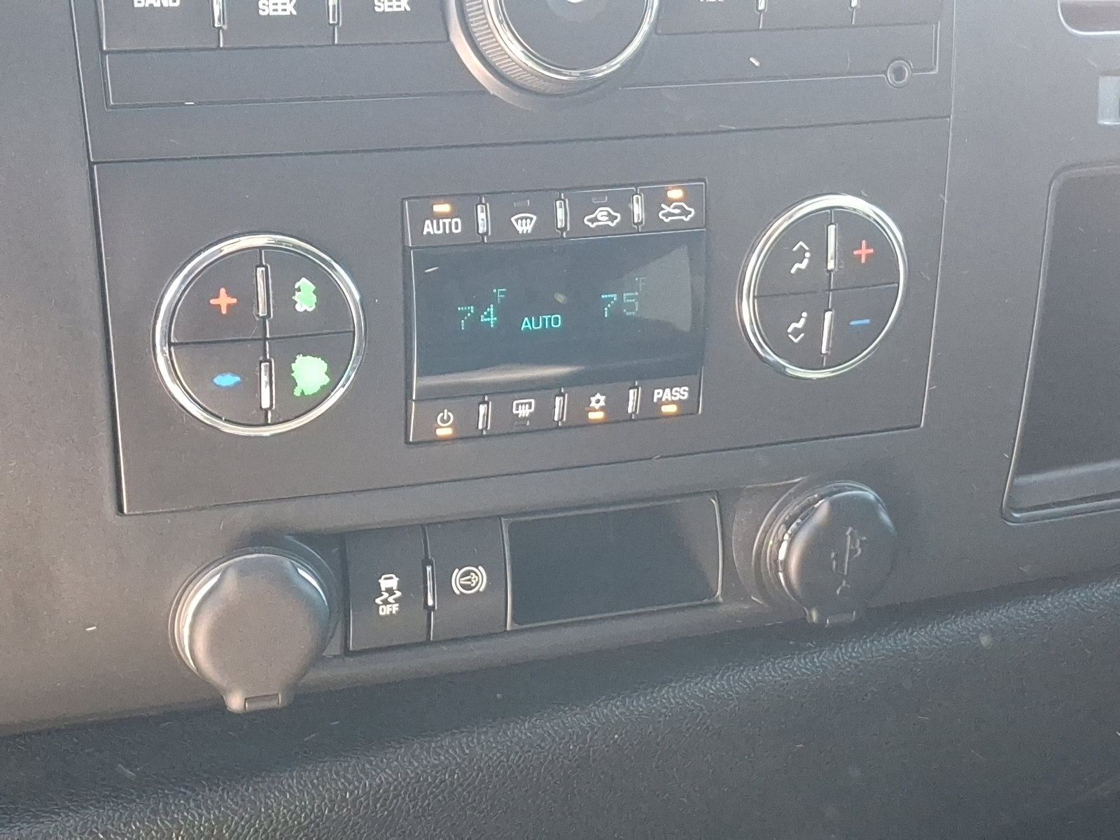 Used 2013 GMC Sierra 3500 SLE w/ SLE Preferred Package image 15