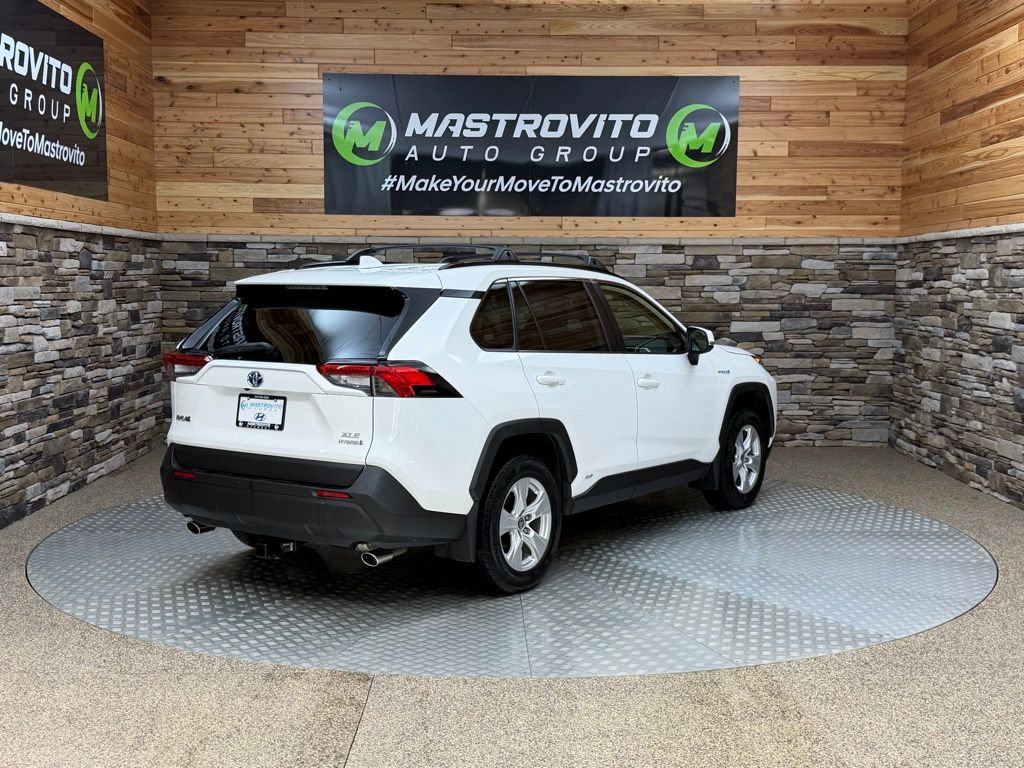 Used 2020 Toyota RAV4 XLE w/ XLE Grade Weather Package image 9