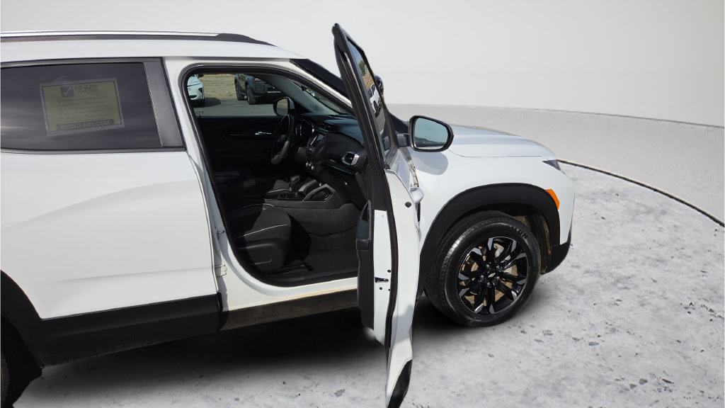 Used 2023 Chevrolet TrailBlazer LT AWD/4WD image 49