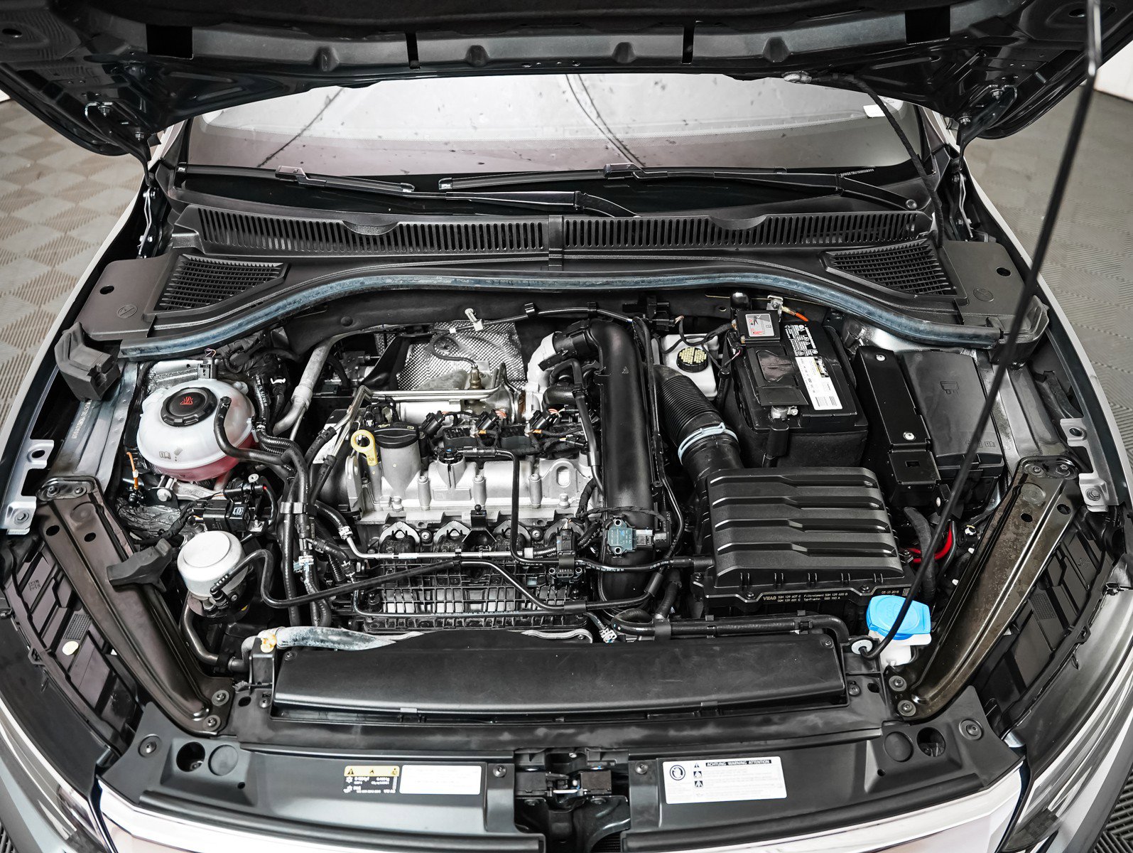 Used 2019 Volkswagen Jetta SEL Premium image 4