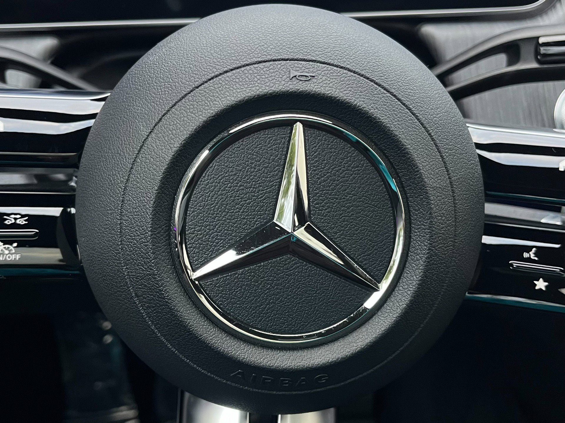 Used 2023 Mercedes-Benz EQE 500 4MATIC Sedan image 36