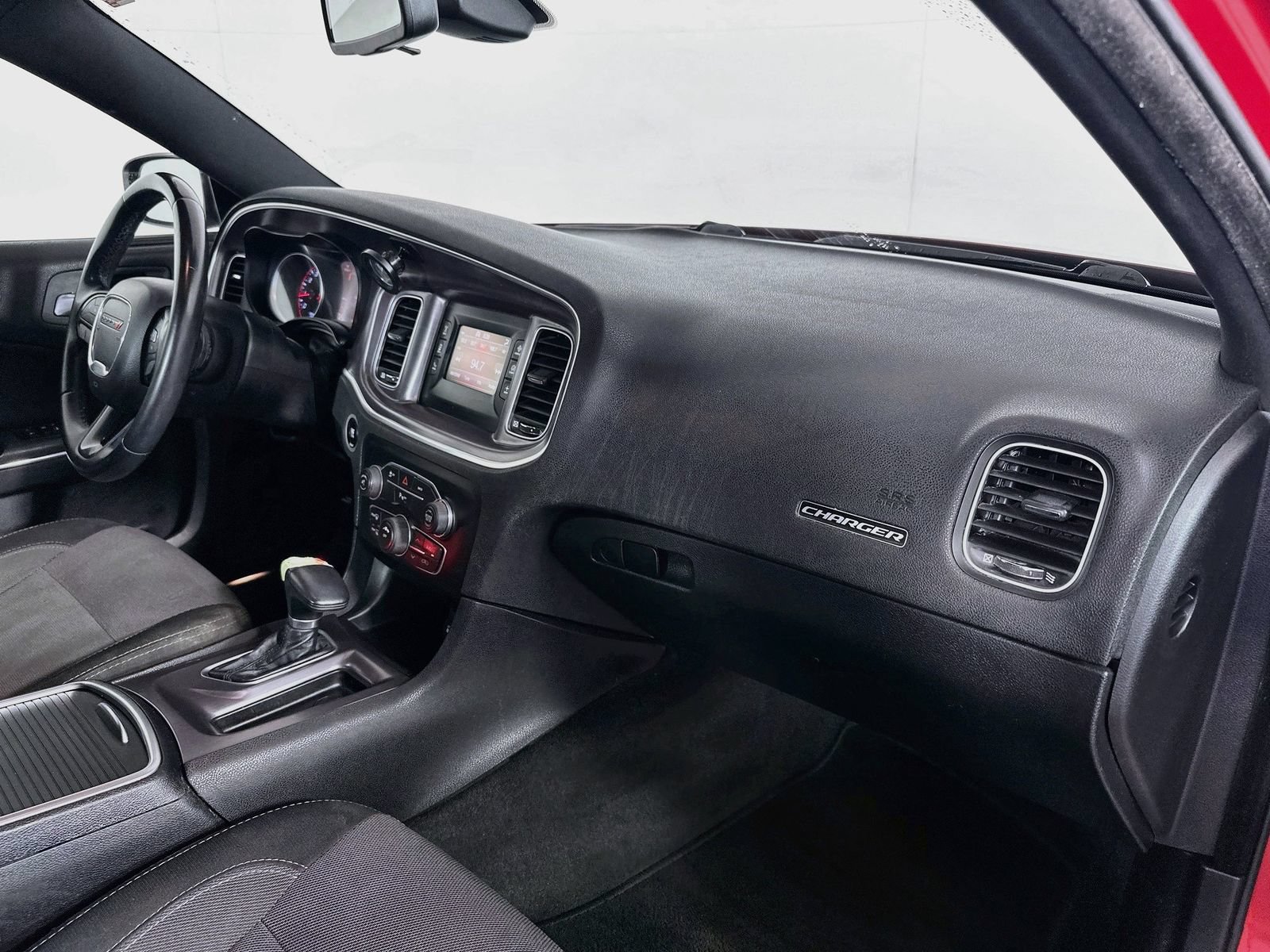 Used 2015 Dodge Charger SE w/ Power Sunroof Group RWD image 25