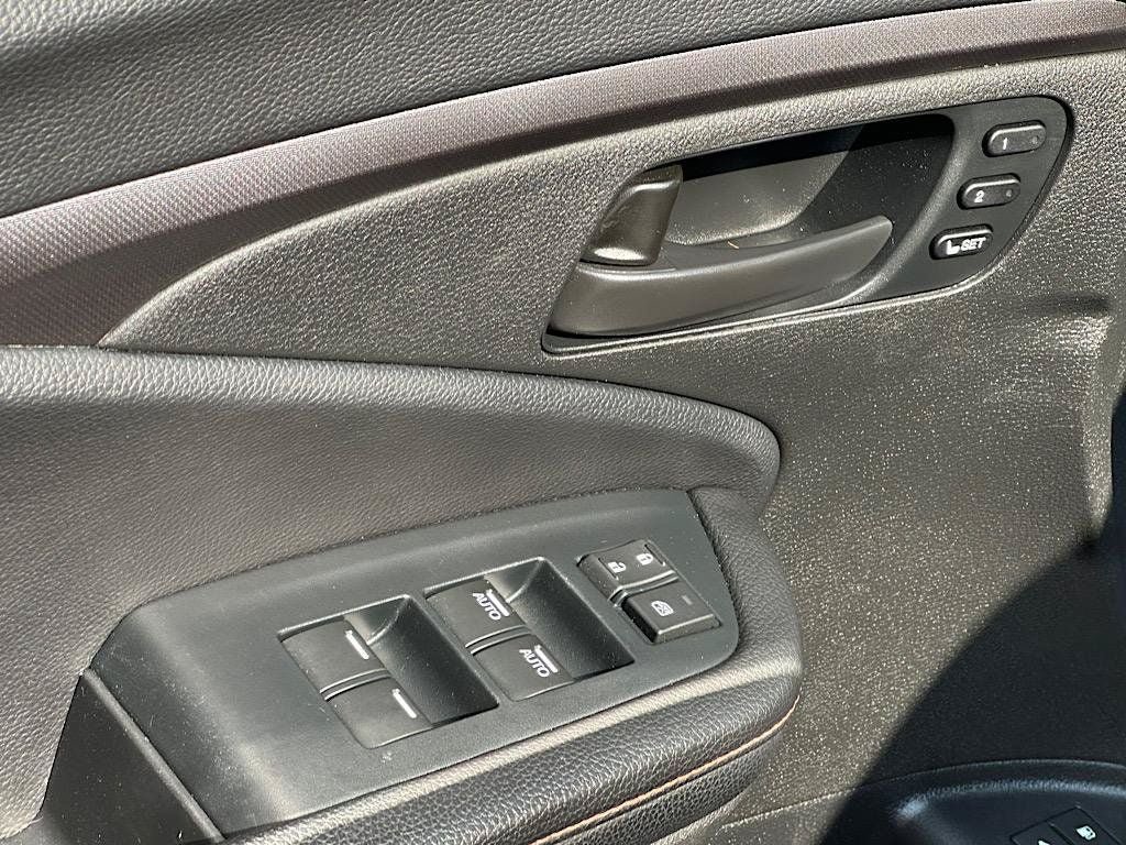Used 2022 Honda Pilot TrailSport image 14