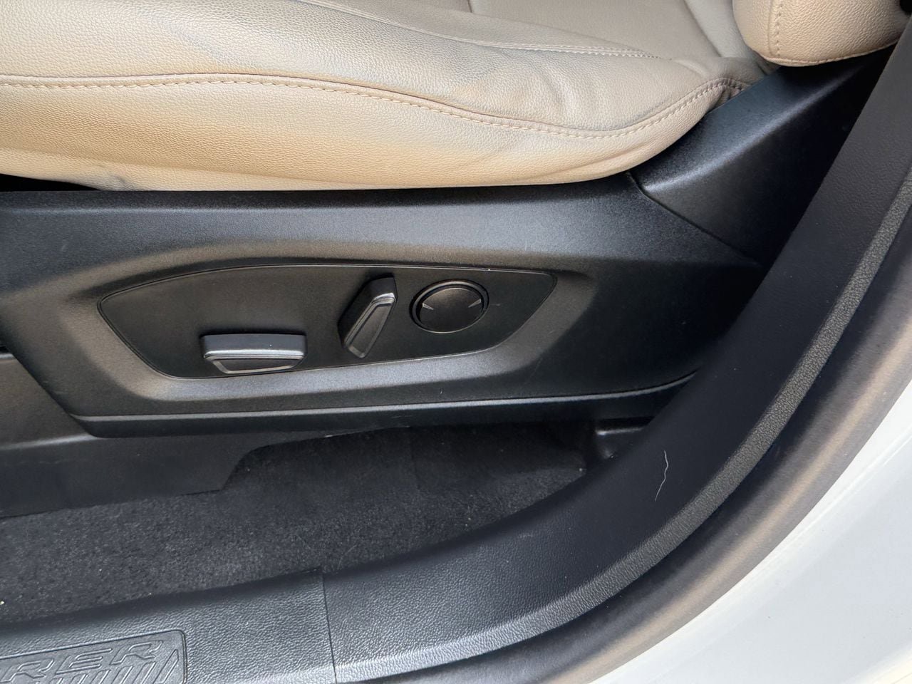Certified 2020 Ford Explorer XLT RWD image 25