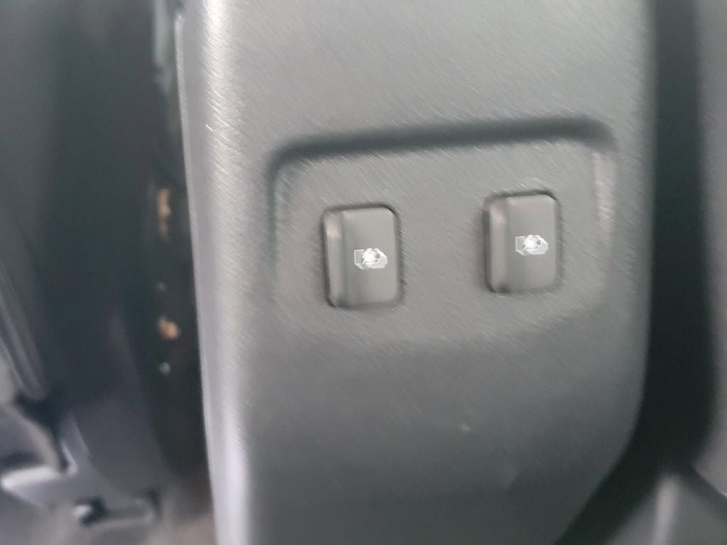 Certified 2023 Nissan Kicks SV image 28