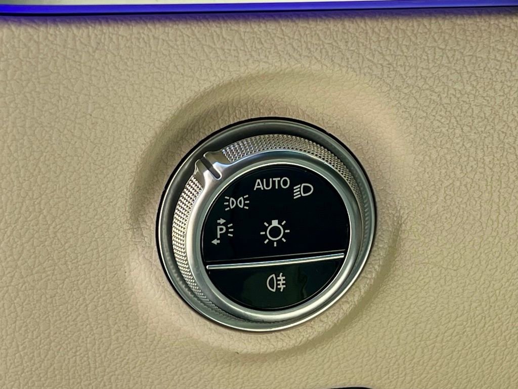 Certified 2022 Mercedes-Benz C 300 4MATIC Sedan image 38