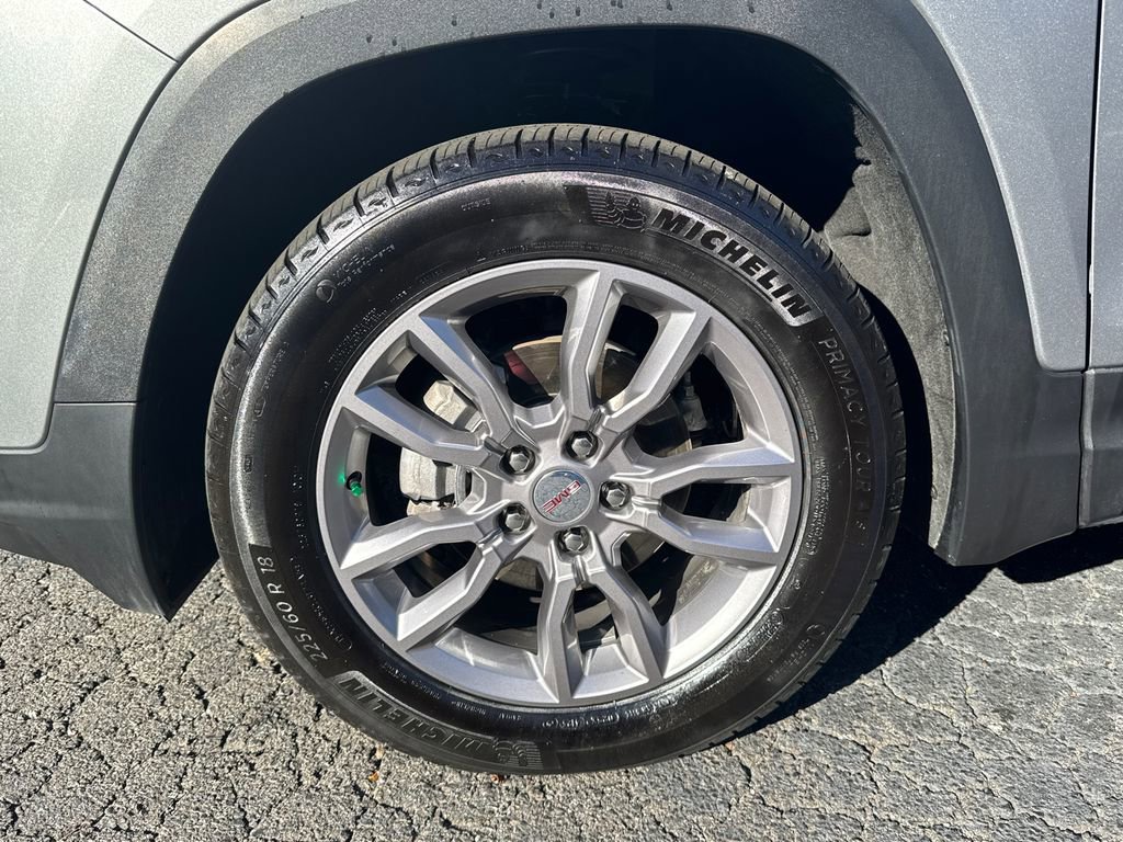 Certified 2024 GMC Terrain SLT image 9