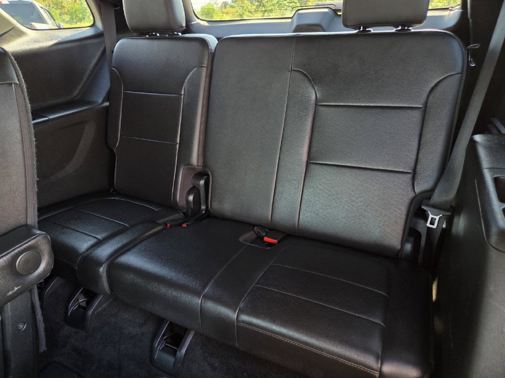 Used 2023 Chevrolet Traverse High Country FWD image 45
