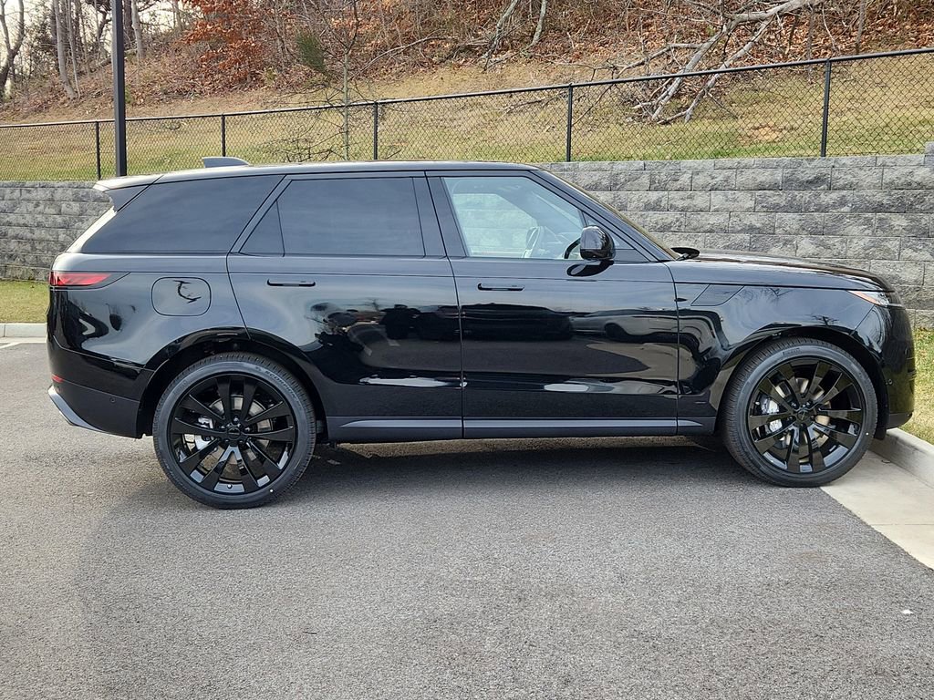 Used 2026 Land Rover Range Rover Sport SE image 11