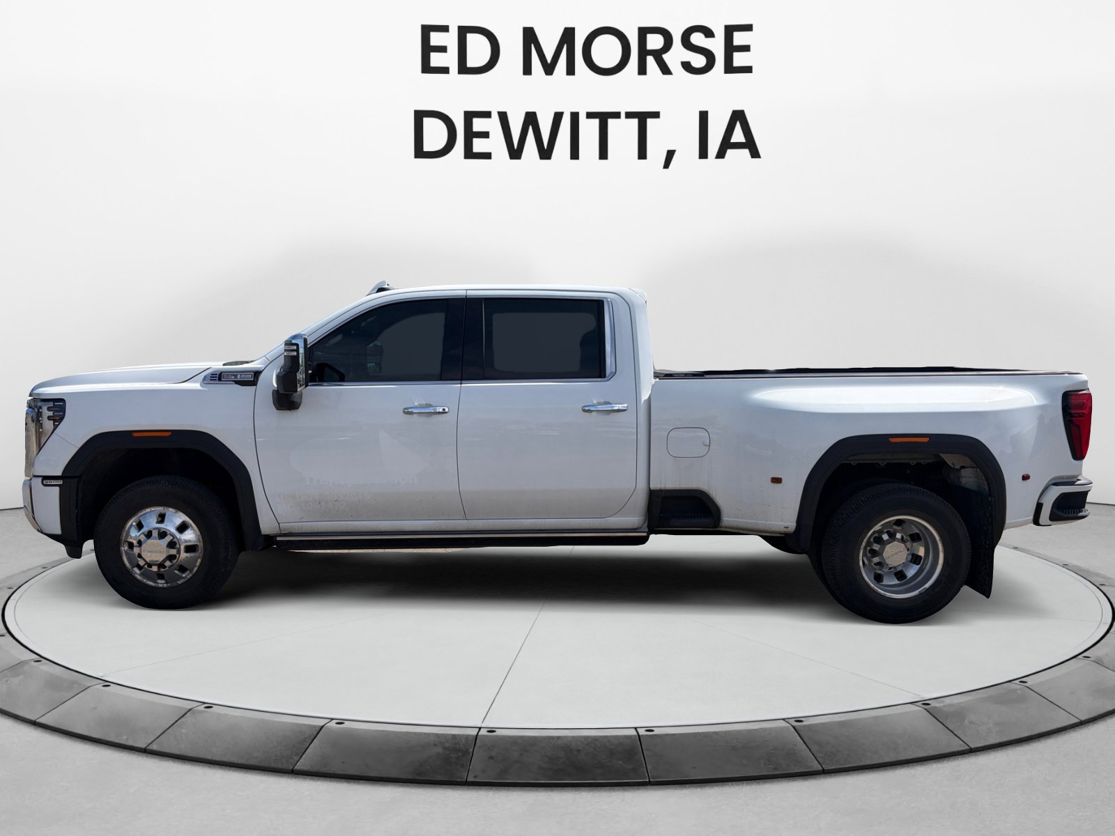 Used 2024 GMC Sierra 3500 Denali w/ Denali Reserve Package AWD/4WD image 2