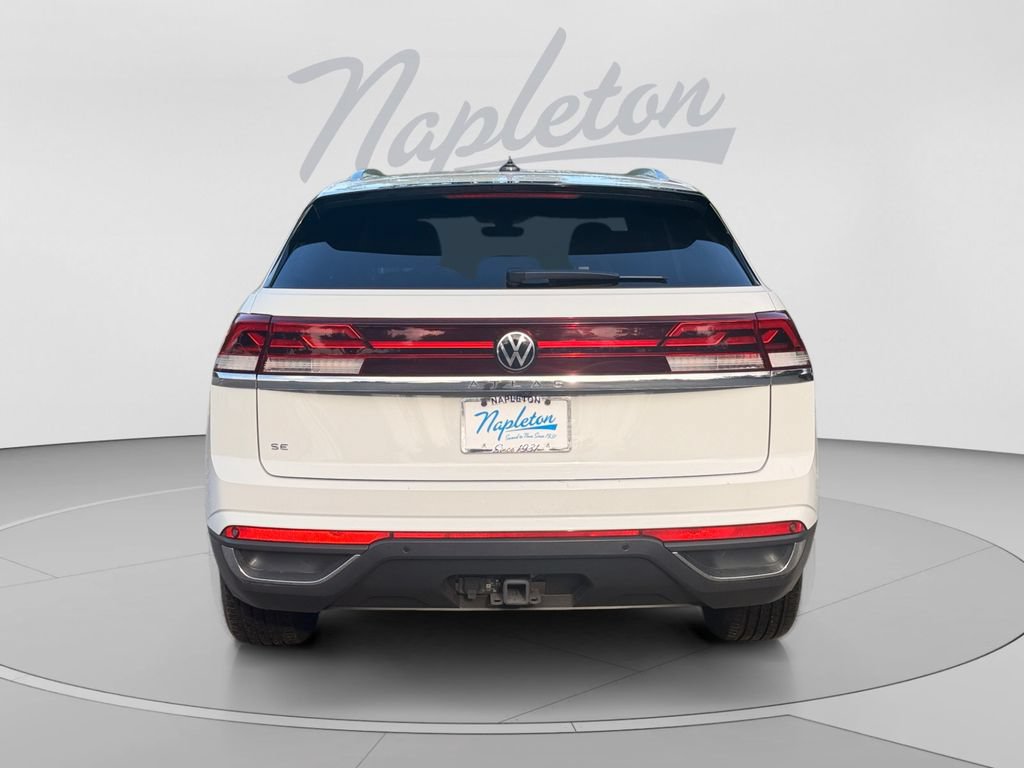 Used 2025 Volkswagen Atlas Cross Sport SE FWD image 4