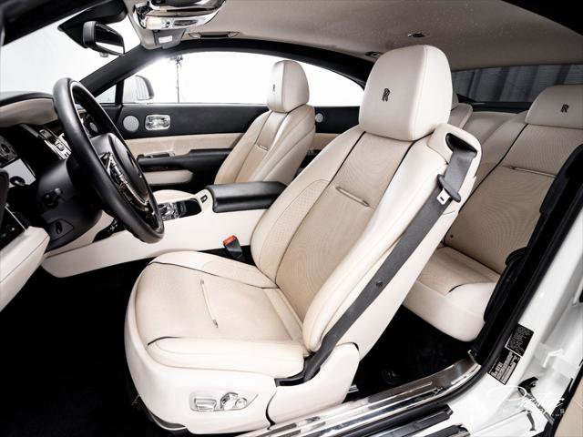Used 2016 Rolls-Royce Wraith RWD image 40