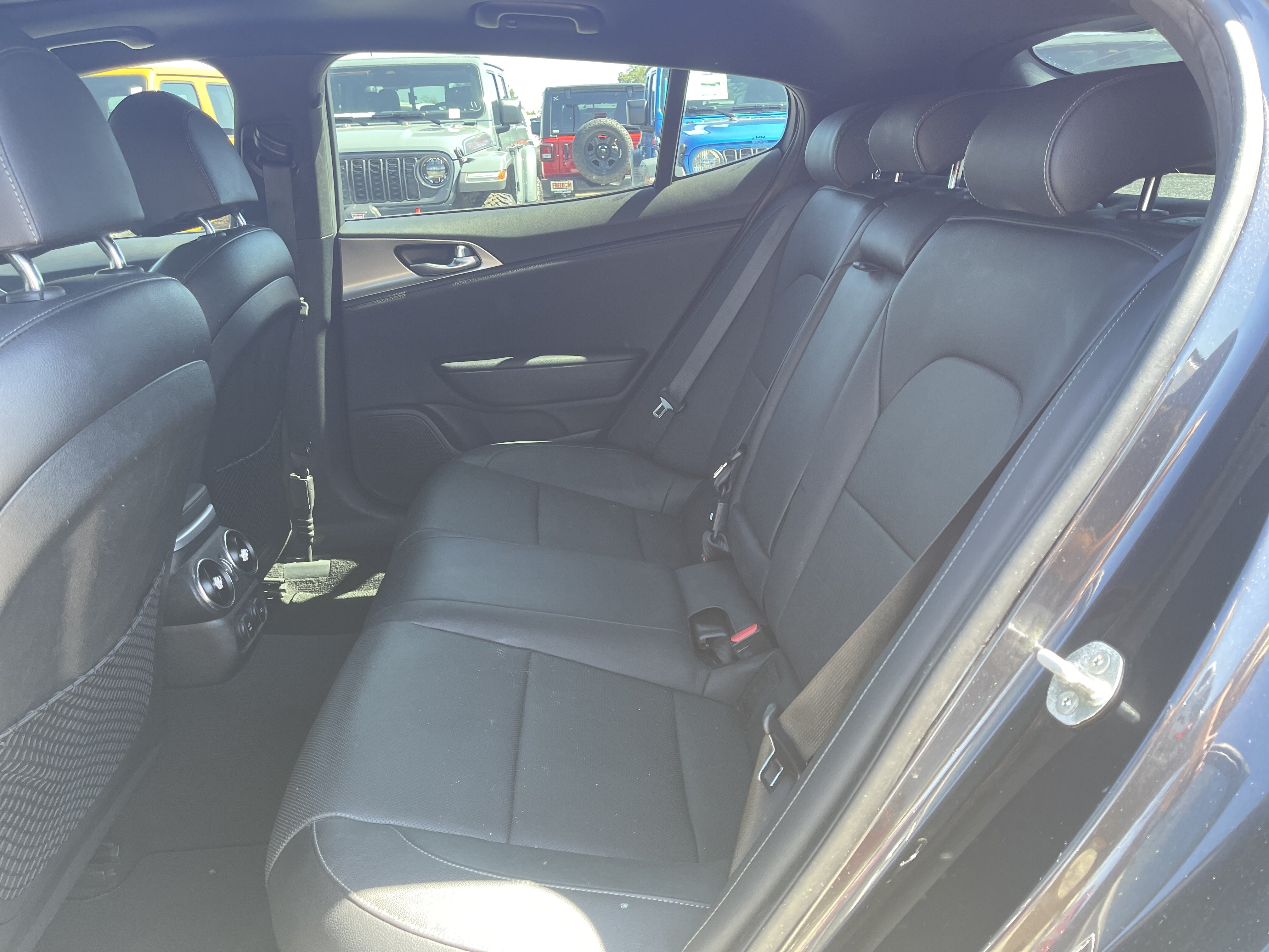 Used 2022 Kia Stinger GT1 RWD image 38