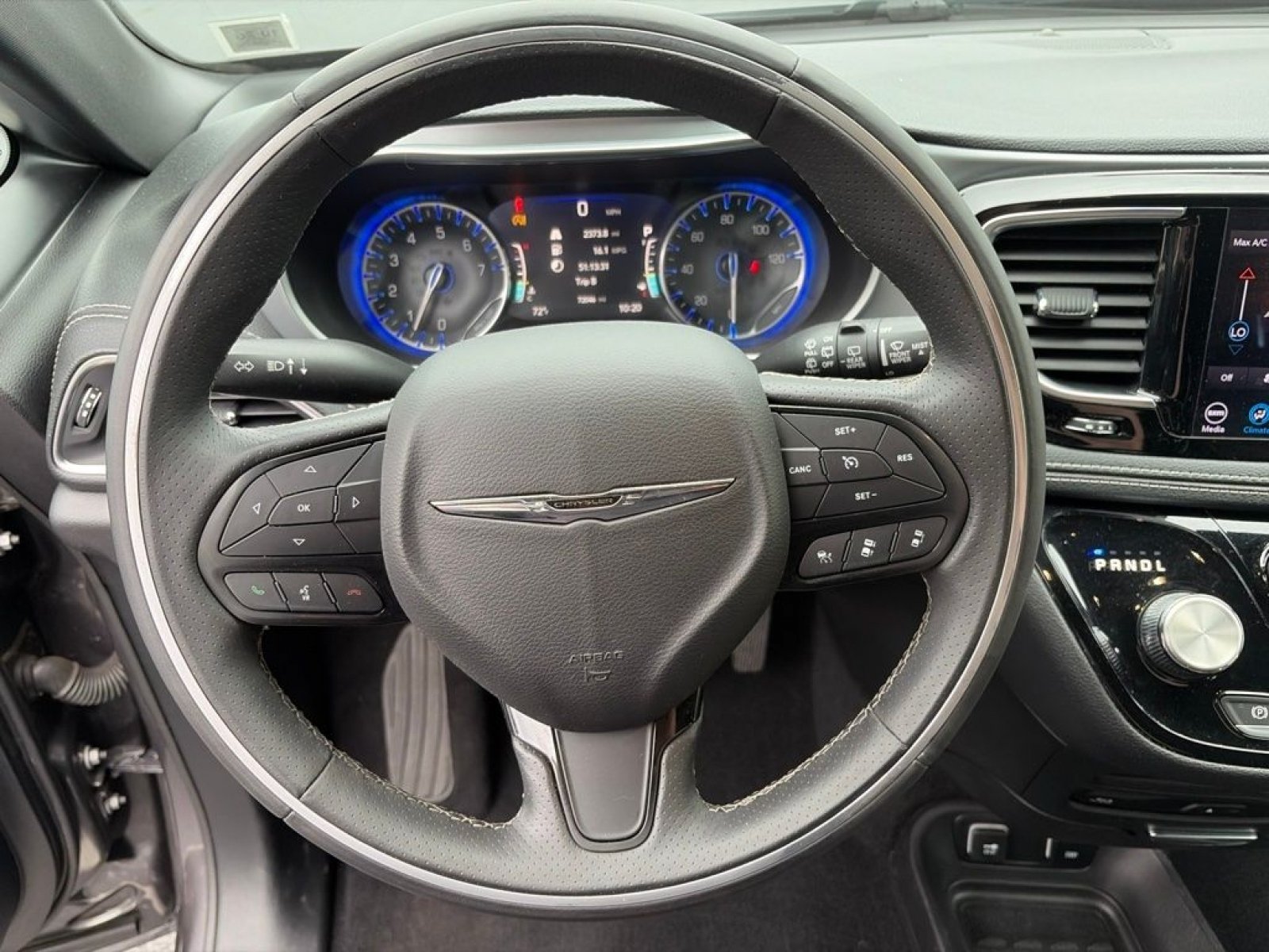 Used 2020 Chrysler Pacifica Limited w/ Advanced Safetytec Group FWD image 16