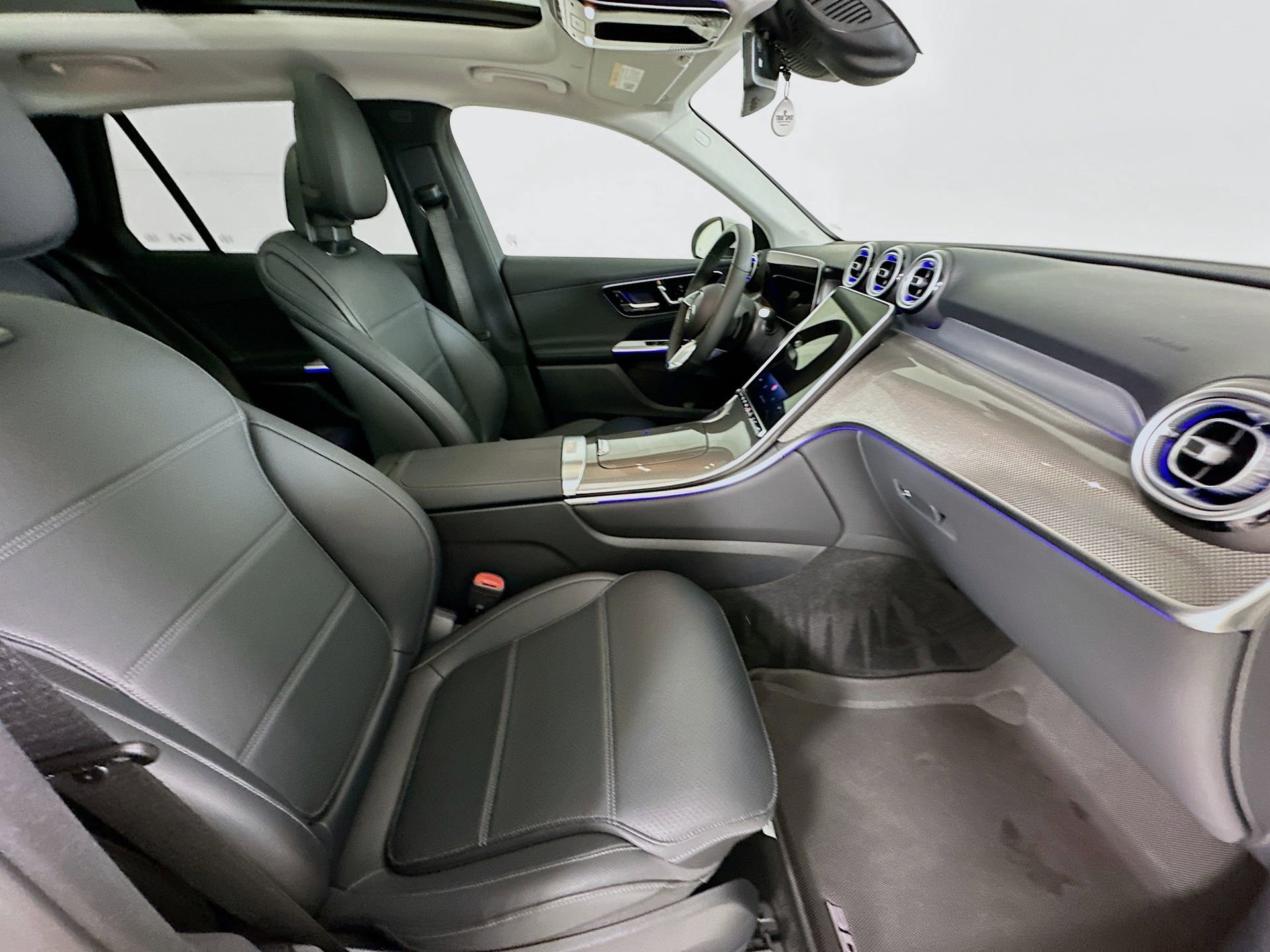 Certified 2025 Mercedes-Benz GLC 350e 4MATIC image 31